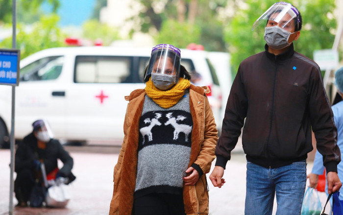 Bệnh viện phụ sản lập chốt kiểm tra thai phụ phòng dịch COVID-19, sử dụng cả phòng khám dã chiến container Ảnh 2