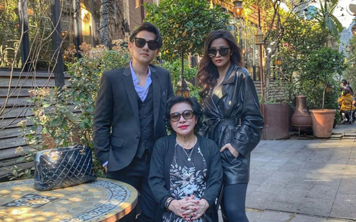 Đông Nhi chia sẻ khoảnh khắc cực ngầu và sanh chảnh bên cạnh mẹ chồng và Ông Cao Thắng Ảnh 2