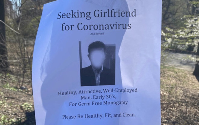 Khó đỡ: Người đàn ông phát tờ rơi 'tuyển bạn gái không bị nhiễm COVID-19' Ảnh 2