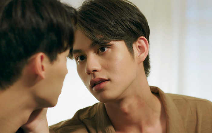 Mỹ nam phim đam mỹ Bright Vachirawit là ngôi sao nam hàng đầu có nhiều lượt thích nhất trên mạng xã hội Ảnh 2