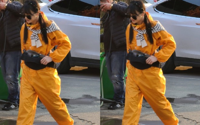 Rủ bỏ dáng vẻ ngọt ngào, nữ diễn viên xinh đẹp Trịnh Sảng gây chú ý với tư thế rửa xe 'độc lạ' Ảnh 2