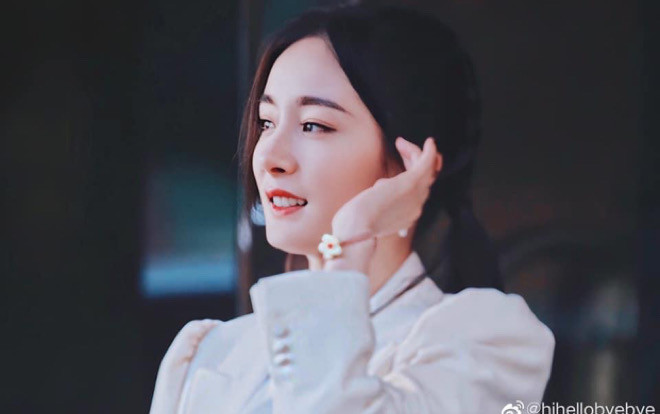 Quay trở lại showbiz sau thời gian dài 'thất nghiệp', Dương Mịch gây chú ý với nhan sắc ngày càng mặn mà Ảnh 2