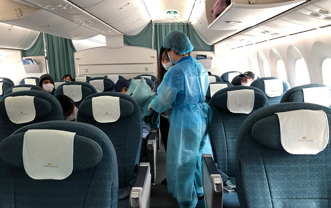 Vietnam Airlines đón 12 công dân người Việt mắc kẹt tại Nhật Bản do dịch COVID-19 về nước Ảnh 2