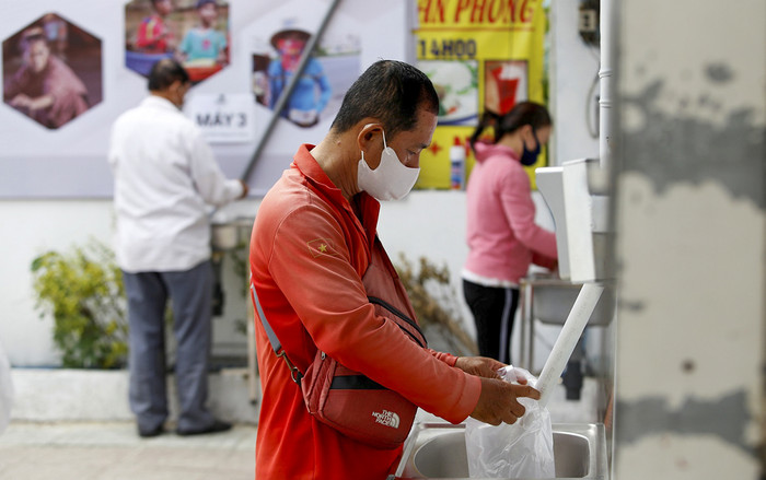 Báo nước ngoài ca ngợi 'ATM Gạo' ở Việt Nam nhờ sáng kiến độc đáo Ảnh 2