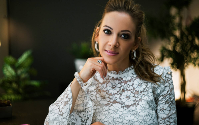 Chuyện chỉ có mùa dịch Covid: Thương hiệu trang sức tặng bông tai miễn phí cho các cô dâu Ảnh 2