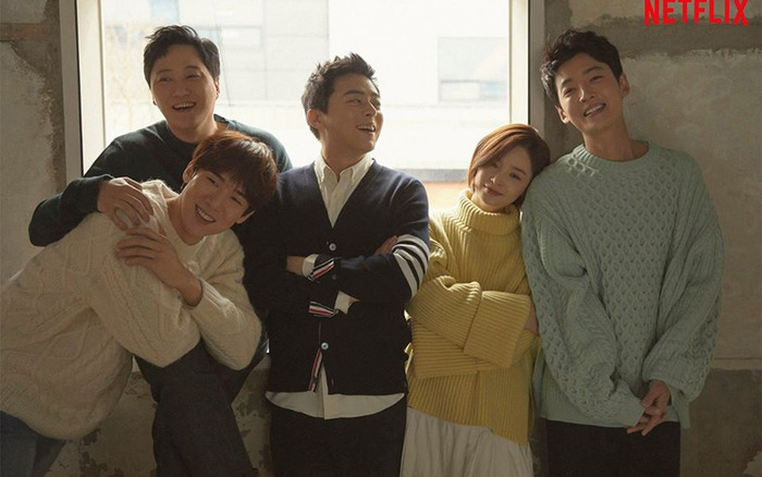 Chán phim yêu đương, netizen Việt rủ nhau đo độ 'mặn' cùng nhóm F5 bác sĩ trong Hospital Playlist (Chuyện đời bác sĩ) Ảnh 2