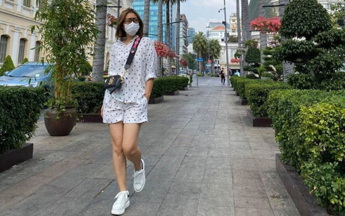 Ngọc Lan bị chỉ trích khi vừa đăng ảnh dạo phố vừa kêu gọi hạn chế ra đường Ảnh 2