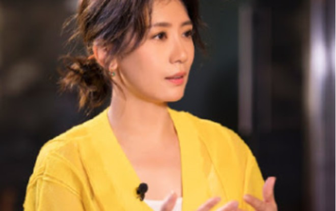 Giả Tịnh Văn tiết lộ ký ức kinh hoàng thời thơ ấu: Lúc 5 tuổi bị người đàn ông biến thái kéo vào nhà vệ sinh Ảnh 2