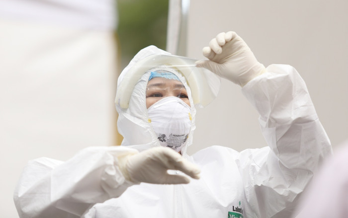 Cập nhật dịch COVID-19 ngày 17/4: Không ghi nhận thêm ca nhiễm mới, dự kiến thêm 14 bệnh nhân được công bố khỏi bệnh Ảnh 2