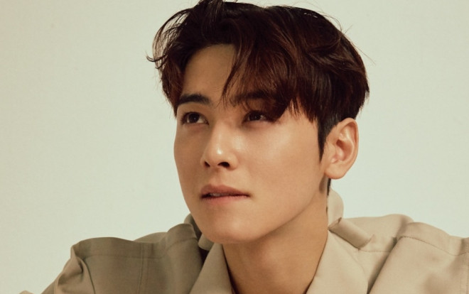 Cha Eunwoo (ASTRO) quyến rũ trên Marie Claire - Eunhyuk (Super Junior) làm MC - Se7en kí hợp đồng với công ty mới Ảnh 2