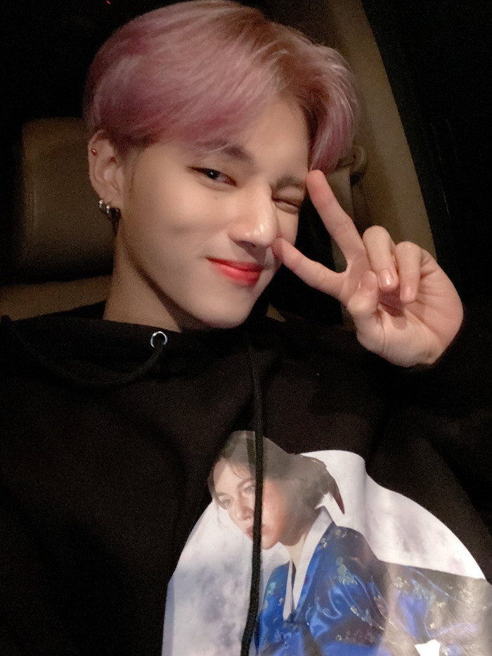 Nỗ lực giảm 10kg từ khi debut, nhan sắc 'lên hương' của Wooyoung (ATEEZ) được netizen Hàn Quốc khen ngợi hết lời