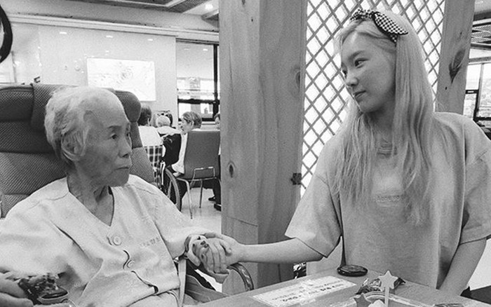 Chưa đầy 2 tháng sau sự ra đi của bố ruột, Taeyeon (SNSD) lại phản đón nhận nỗi đau khi bà nội qua đời Ảnh 2