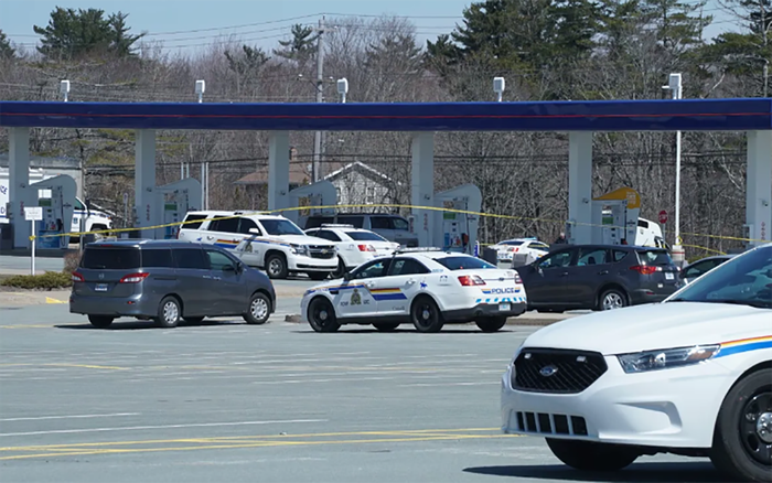 Vụ xả súng kinh hoàng nhất trong lịch sử Canada, ít nhất 16 người chết Ảnh 2