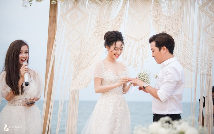 Hé lộ loạt ảnh trong lễ đính hôn của Nhã Phương và Trường Giang cách đây gần 2 năm Ảnh 2