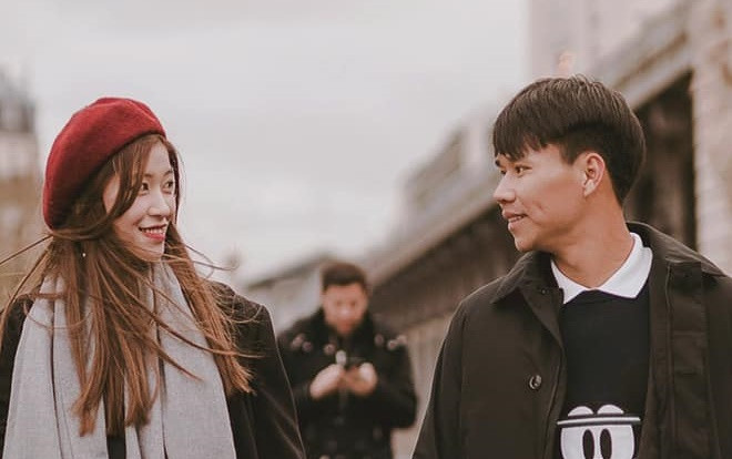 Bạn gái sao Hà Nội FC làm nông dân ở Anh Ảnh 2