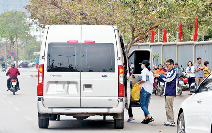 TP HCM ra thông báo mới: Toàn bộ xe khách, xe buýt, taxi, xe hợp đồng tiếp tục ngưng hoạt động đến khi có thông báo tiếp theo Ảnh 2