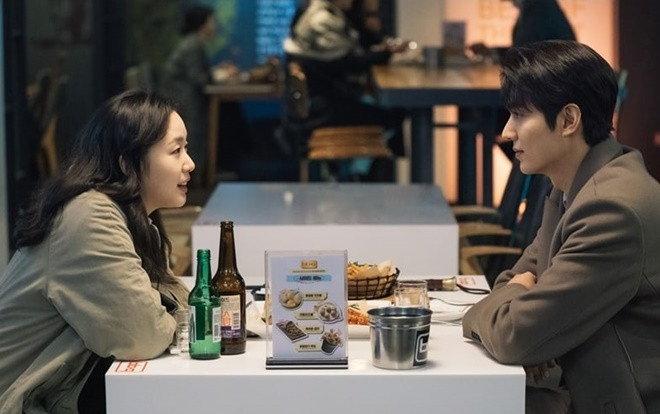 'Quân vương bất diệt' tập 3: Lee Min Ho - Kim Go Eun hẹn hò sau khi cầu hôn? Ảnh 2