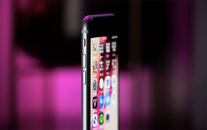 Các trang công nghệ nổi tiếng nói gì về chiếc iPhone rẻ nhất của Apple? Ảnh 2