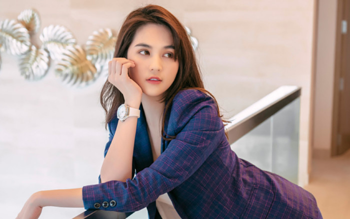 Ngọc Trinh lên tiếng khi bị chỉ trích mua đồ hiệu cho bản thân nhưng lại tặng bố mẹ đồng hồ ít tiền Ảnh 2
