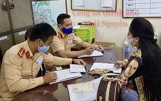 'Hotgirl' Thái Nguyên bị phạt 4 triệu đồng và tước GPLX 2 tháng vì đi sai làn, livestream chửi bới tài xế Ảnh 2