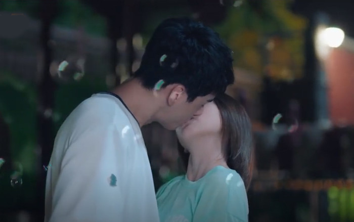 Tập 16 'Gửi thời thanh xuân mỹ mãn ngọt ngào của chúng ta': Nụ hôn bong bóng Ảnh 2