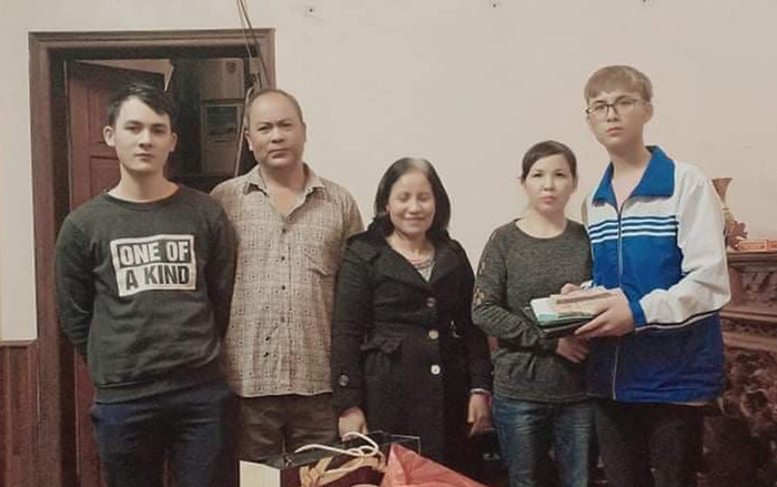 Nam sinh lớp 10 trả lại chiếc cặp chứa 80 triệu đồng bị đánh rơi trên đường cho người làm mất Ảnh 2