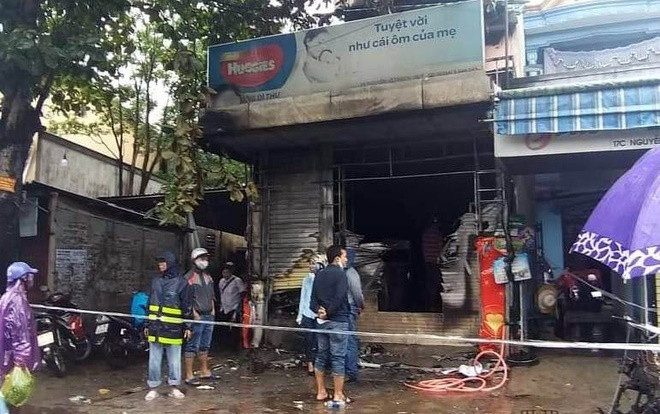 Cháy cửa hàng tạp hóa ở Huế, 5 người kịp thời thoát ra ngoài Ảnh 2