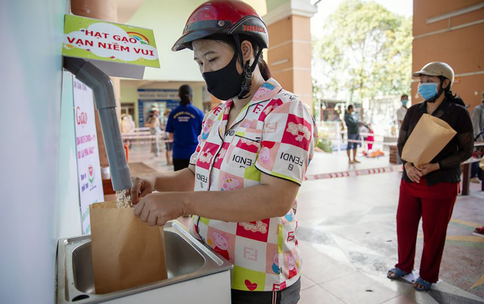 Bloomberg: 'ATM gạo là sáng tạo thú vị nhất tại Việt Nam trong mùa dịch COVID-19' Ảnh 2