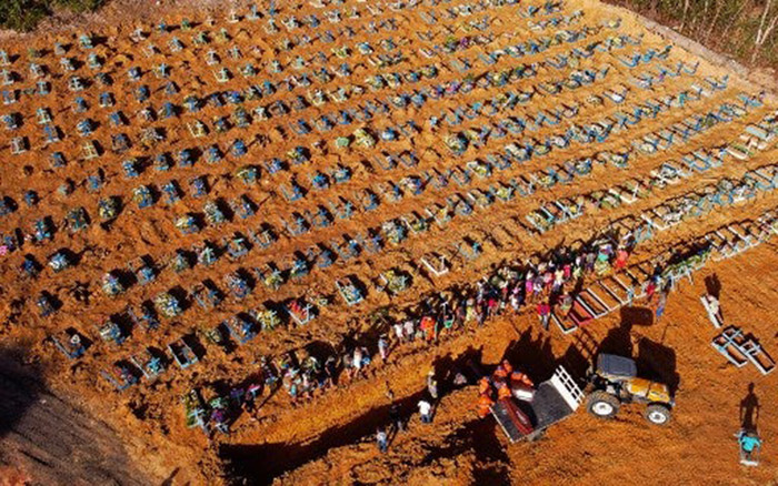 Khung cảnh như phim kinh dị trong đại dịch COVID-19 của thành phố Brazil Ảnh 2