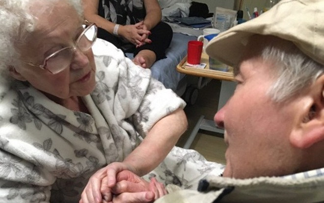 Cụ ông từ chối thở oxy khi biết vợ qua đời vì virus corona Ảnh 2