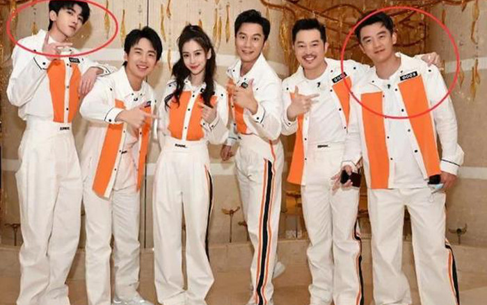 Cư dân mạng bất ngờ phát hiện khi Thái Từ Khôn và Trịnh Khải không đứng ở vị trí trung tâm trong show Keep Running Ảnh 2
