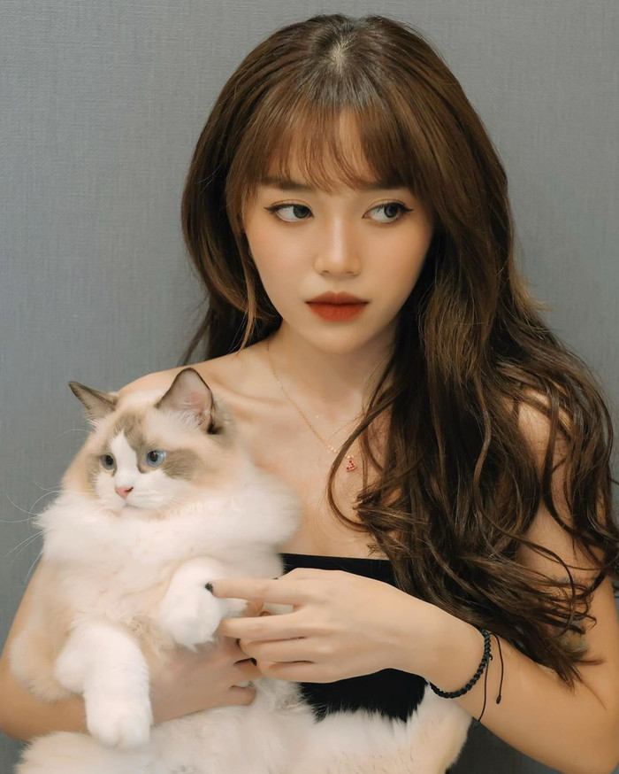 Linh Ngọc Đàm khiến dân mạng 'ngã ngửa' khi 'bóc' giá 'dàn boss' cực xinh xắn