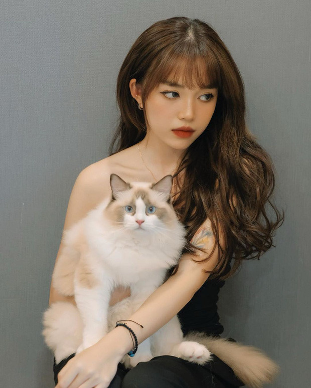 Linh Ngọc Đàm khiến dân mạng 'ngã ngửa' khi 'bóc' giá 'dàn boss' cực xinh xắn