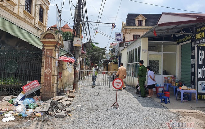 Phong tỏa thôn Kiêu Kỵ - Gia Lâm với khoảng 600 người do có một công nhân sốt cao Ảnh 2