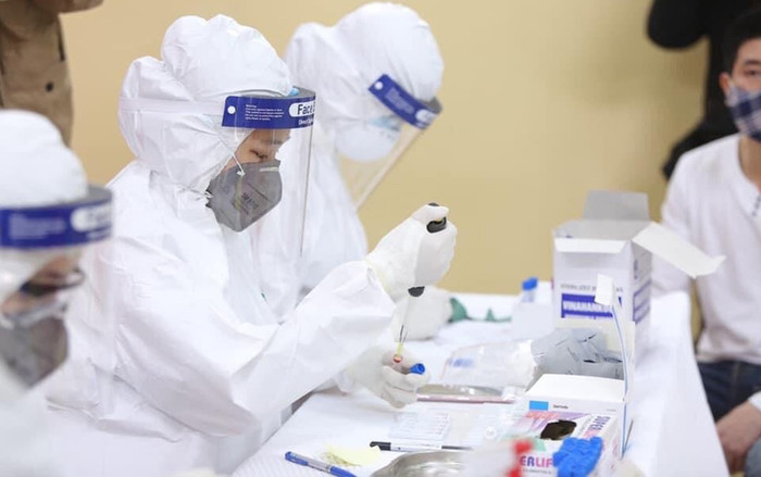 69 người thuộc tổ bay quốc tế đợi kết quả xét nghiệm dịch COVID-19 tại TP.HCM Ảnh 2