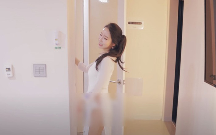 Mặc áo dài không quần lại còn tạo dáng phản cảm, YouTuber Hàn Quốc bị cộng đồng mạng Việt chỉ trích dữ dội Ảnh 2