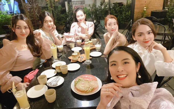 Hội bạn thân Hoa hậu nhà người ta: Tài sắc vẹn toàn, nhan sắc bất phân thắng bại Ảnh 2