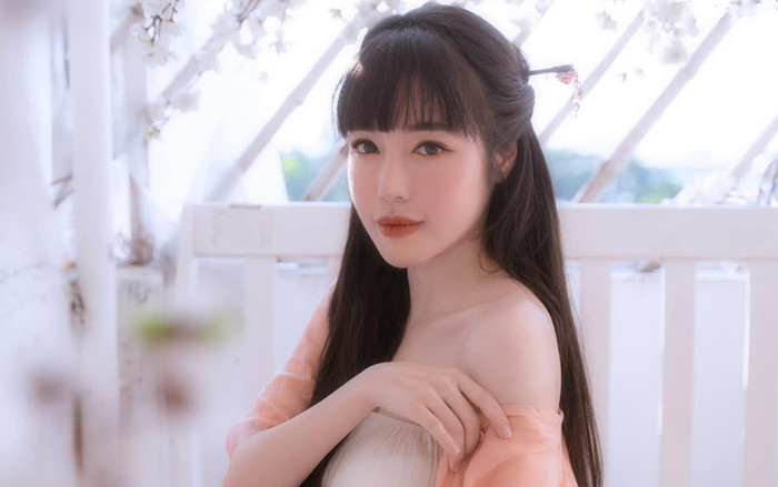 Elly Trần lần đầu chia sẻ về việc luôn 'kín tiếng' trong cuộc sống và tiết lộ 'bí quyết' trẻ lâu Ảnh 2