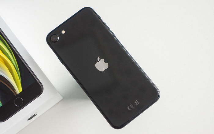 Đừng mua iPhone SE (2020) nếu muốn một chiếc smartphone pin tốt Ảnh 2