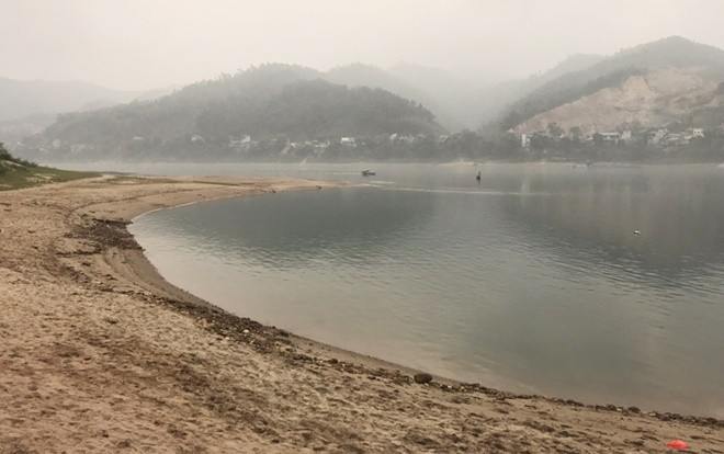 Mâu thuẫn gia đình, mẹ ôm 3 con nhỏ nhảy sông tự tử Ảnh 2