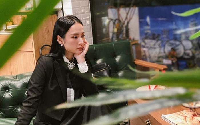 Ăn mặc kín đáo, thế nhưng Angela Phương Trinh vẫn khiến nhiều người trầm trồ vì quá cuốn hút Ảnh 2