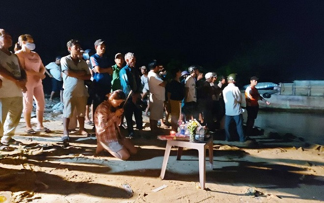 Đã tìm thấy thi thể 2 nạn nhân vụ lật ghe trên sông Thu Bồn Ảnh 2