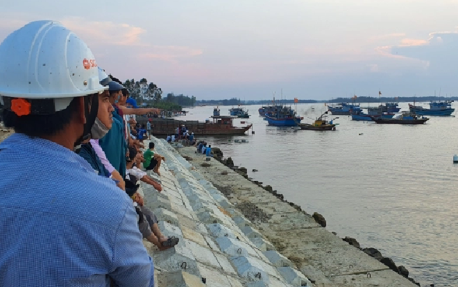 Vụ lật ghe trên sông Thu Bồn: Đã tìm thấy thi thể 2 nạn nhân cuối cùng Ảnh 2