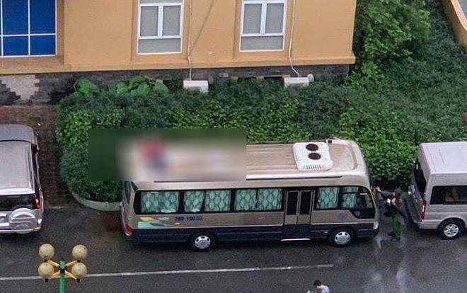 Người đàn ông rơi từ toà nhà cao tầng trúng nóc ô tô ở khu đô thị Nam Thăng Long Ảnh 2