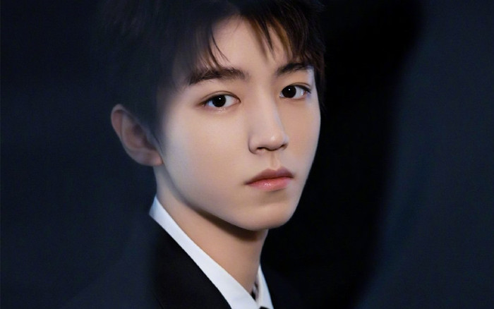 Nối tiếp Tiêu Chiến, Vương Tuấn Khải có fan là giáo viên ép học sinh phải cổ vũ thần tượng Ảnh 2