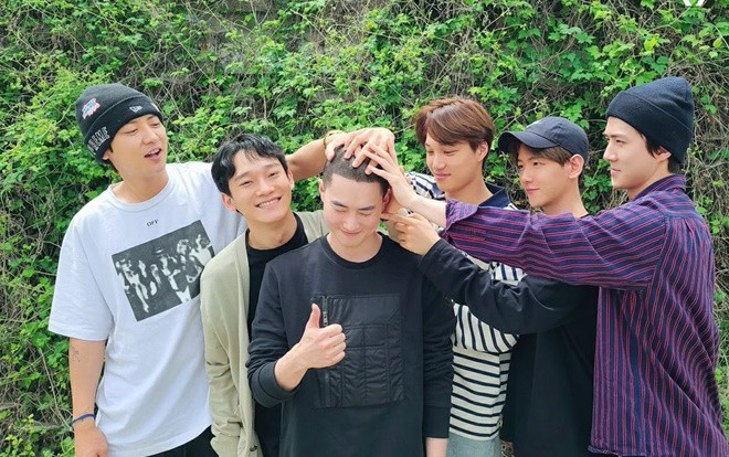 Tiễn Suho (EXO) nhập ngũ, Chen lộ diện khiến Knet sốc vì già nua Ảnh 2