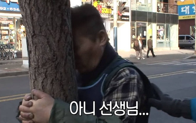 Người đàn ông 'nghiện' đập đầu vào thân cây suốt 5 năm Ảnh 2