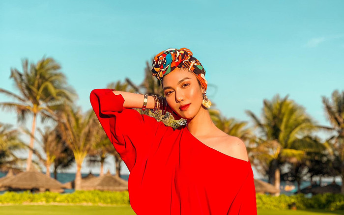 Lan Khuê làm sống dậy xu hướng quấn khăn turban hoang dã nhưng đầy ngọt ngào Ảnh 2