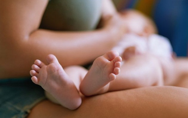 Bé gái 10 tháng tuổi nguy kịch vì uống phải cocaine trong sữa mẹ Ảnh 2