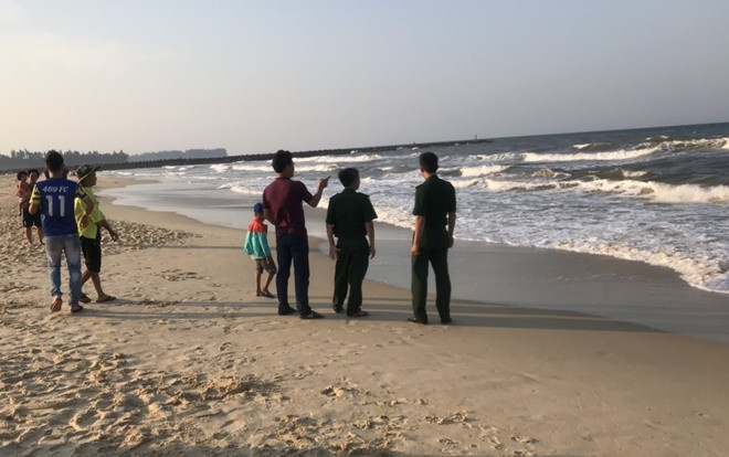 Ứng cứu người đuối nước khi tắm biển ở Quảng Trị, người đàn ông tử vong cùng nạn nhân Ảnh 2